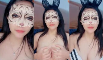 Tante Rissa Gak Kuat Sange Remasin Toketnya Dream