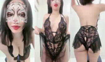 Tiwii Pose Bugil Nungging Semok Pantatnya ID 48437008 Dream